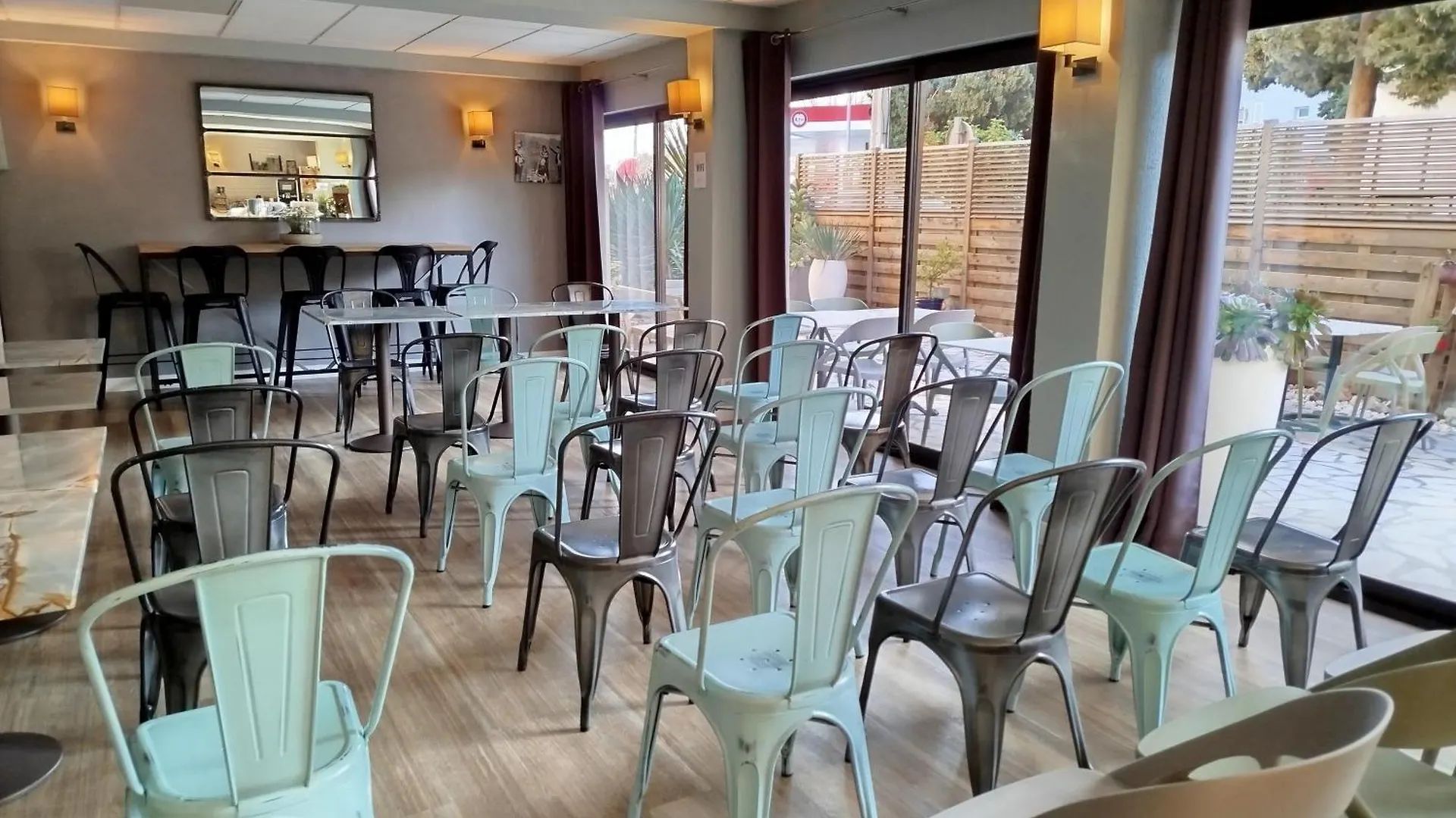 Hotel Le Collier أنتيب