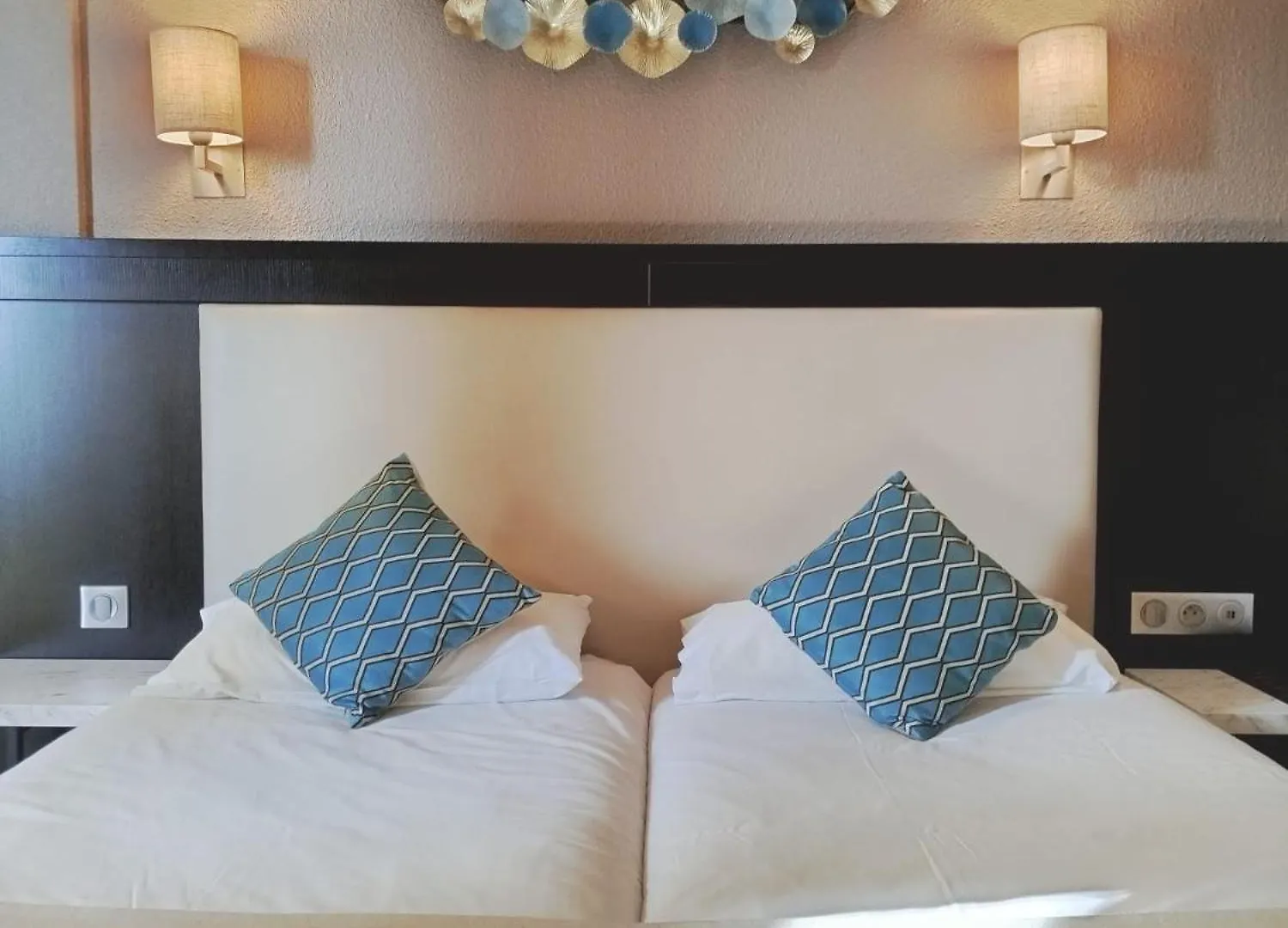 Hotel Le Collier Antibes 3*,  Frankreich